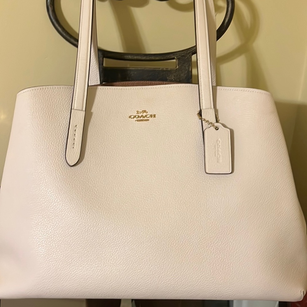 Coach Charlie 40 Satchel smoke free never been use no odors Authentic